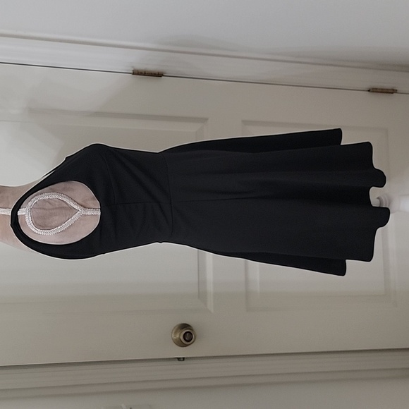Row A, Size S, Notched V-Neck, Sleeveless Little Black Dress.  Fit & Flare. EUC. - Picture 4 of 13